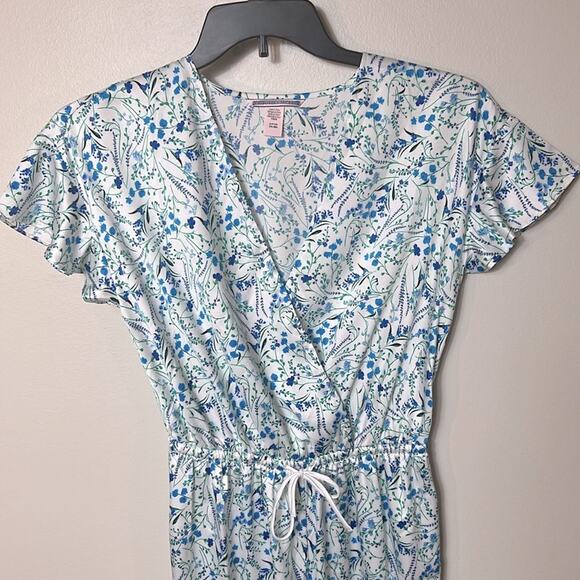 NEW Victoria’s Secret floral silky satiny tie waist romper jumpsuit cover up - Picture 5 of 12